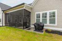 Large, Luxury, Family-Sized Home with Game Room, Screened Porch & Exercise Area