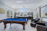 Boat+Pool Bliss: Aqua Escape