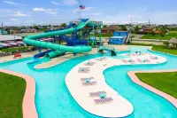 Back to School Savings! Hot Tub, Pet Friendly & Direct Beach Access!