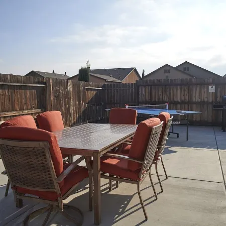 Spacious & New I KINGS & BBQ
