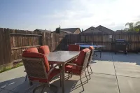 Spacious & New I KINGS & BBQ Hotel in zona Fresno Pacific University