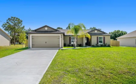 Brand New Theme House w Game Room : Encanta Magical