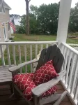 Summer special! Adorable Whale's Tail guest cottage.