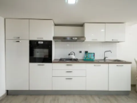 Apartment with free parking and sea view