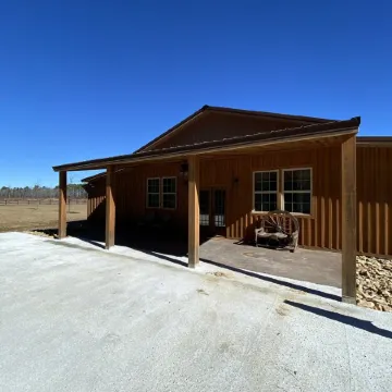 Peaceful Retreat! Cozy Lodge with Scenic Views, Patio, Fire Pit.