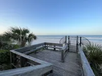 Gorgeous OCEANFRONT 2 bedroom condo in Summerhouse
