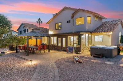 5BR Scottsdale Luxury Resort! Heated Pool, Basketball, Golf