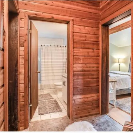 Cabin near Flathead Lake is walking distance to food, shopping and lake view.