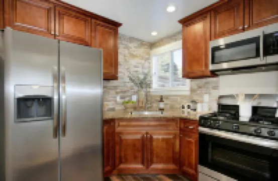 Near Downtown – Catch a Game, Soak in the Hot Tub & Explore