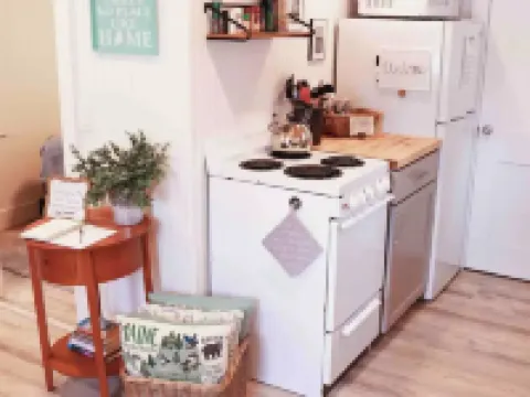 MaineStay Cottage #2 Bangor/Hampden close to town 漢普登酒店