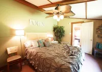 RETREAT TO HORSE COUNTRY & STAY IN THE ADORABLE PRIVATE TACK HOUSE