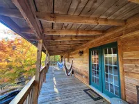 Busse's Roost Cozy Mountain Home