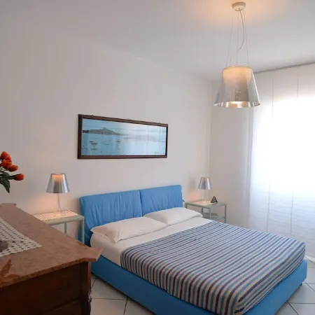 SPLENDID VILLA IMMERSED IN THE GREEN PEAK ON THE SEA