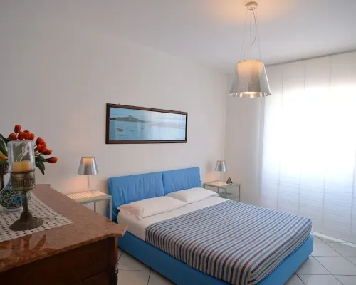 SPLENDID VILLA IMMERSED IN THE GREEN PEAK ON THE SEA Hotels in Ponza