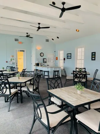 Spacious family home with private beachfront pool and clubhouse