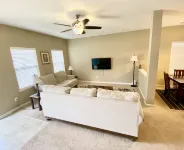 Quiet and Beautiful House in a WONDERFUL location near 2 Lakes and Charlotte!