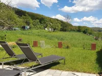 "Little time out" - fantastic view of the Franconian countryside - ideal for bikers. 세슬리츠 호텔