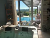 Logement Avec Piscine Couverte Chauffée et spa Privatifs, vue Panoramique
