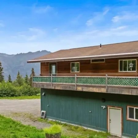 Beautiful Mountainside Escape