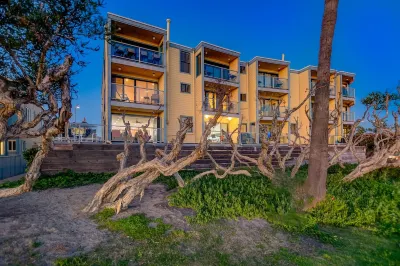 OCEANFRONT LUXURY—Summer booking fast so Hurry and book!<br> Hotels in Mission Beach