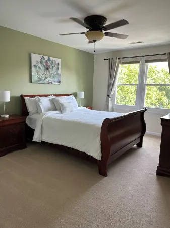 Walk to Harpers Ferry! Dog-Friendly. Beautiful Views.