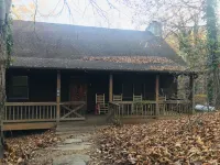 Riverfront Cabin in Horse Country