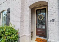 Luxurious condo minutes from Ole Miss & the Square