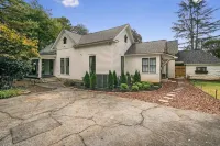 A historical and restful retreat in the heart of Stone Mountain Village Hotels in Stone Mountain