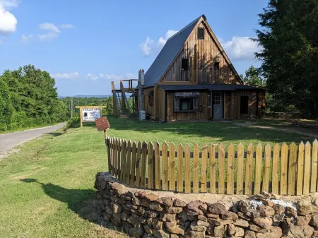 Fuller View Cabin -  A Mountain Cabin overlooking Sweet Home Alabama!