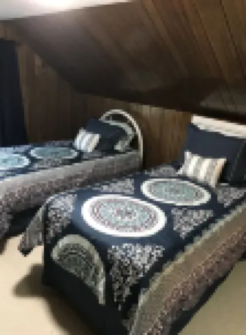 This home is located in beautiful Parke County, a rustic and charming setting. 帕克縣酒店