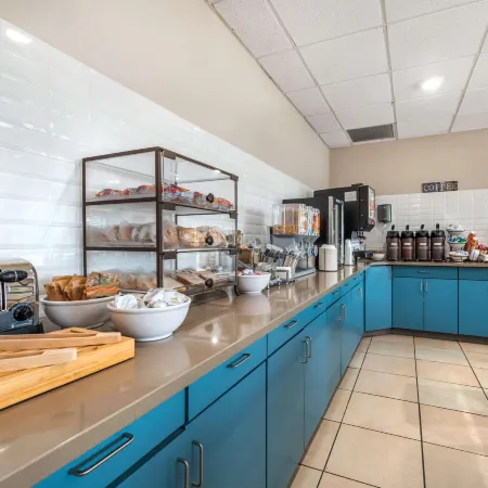 Country Inn & Suites by Radisson, Watertown, SD