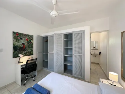 Secure 2-pers apartment centrally located and close to the beach