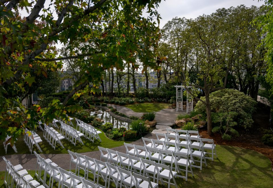 3. 더블트리 바이 ..