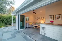 Sonoma Square Gem! Charming New Farmhouse w Pool + Private Detached Guest Suite