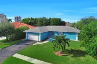 Marco Island Home Walk to the Beach! Hotel dekat Caxambas Boat Park