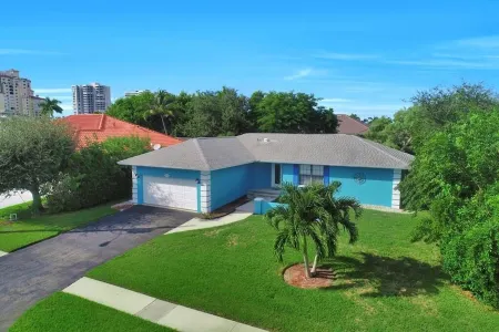 Marco Island Home Walk to the Beach!