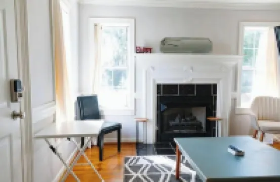 Cozy Midtown Mobile Home; Fireplace & Pet-Friendly