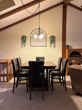 Live & Love Life on the Lake at Sunset Peak!