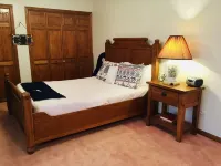 Lake Home walking distance to Marina and 2 more boat landings within a Mile!