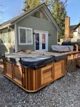 Charming Cottage by the Lake - Family & Pet Friendly - Fort Grounds Neighborhood