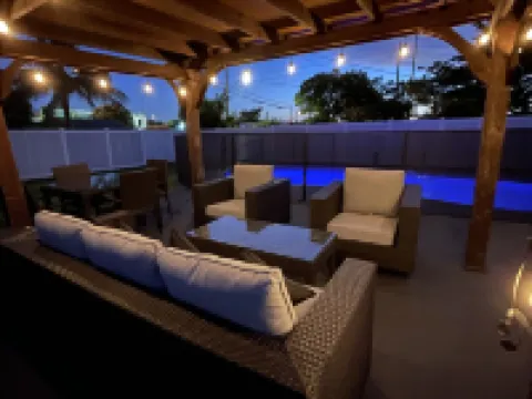 MASSIVE HOME WITH HEATED POOL, NEAR BEACH IN SUNNY SOUTH FLORIDA