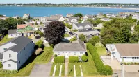 Ocean Views, Walk to Beach, Central AC, 4 Car Off Street Parking - 2 stjerner
