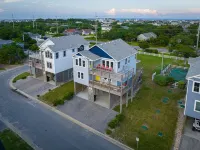 Dog Friendly - Sound View Home on private harbor. Amazing Sunsets-Fishing-Dock Hotels in Kinnakeet