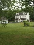 Beautiful Wiscasset Home 5 AC units, sleeps 16 and HOT TUB Hotels near North Of The Border