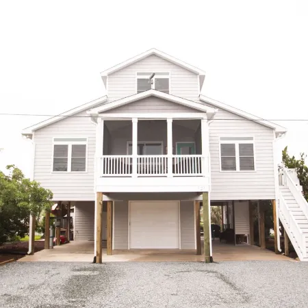 Canal Front Home-3-Minute Walk to Beach with Private Boat Dock
