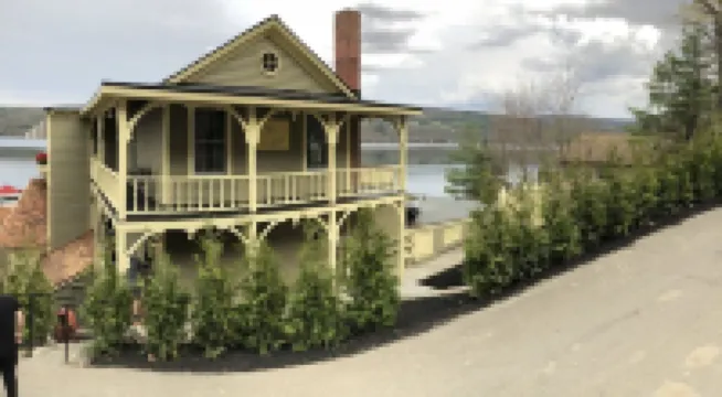 YOUR LUXURY GETAWAY! Elegant residential suite + dock + covered veranda