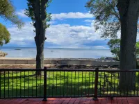 Awesome Waterfront Views, with all the comforts of home.