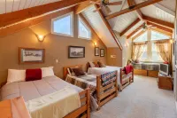 Waterfall View! Large Deck, Hot Tub, Outdoor Fire Pit! Hotels in Hogback