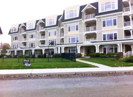 Lakeside Brand New Luxury Condo⚓️ Отели в г. Бемус Пойнт