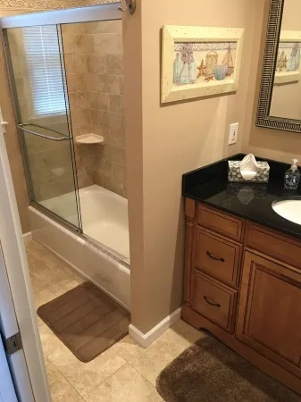 Hamptons Waterfront- On A Sandy Beach- Relax & GetawaySH)